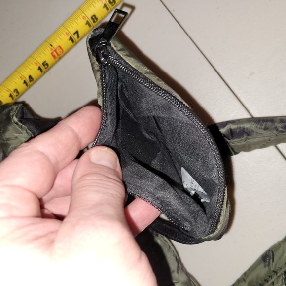 Brand new Women's Purse with makeup bag & another larger bag--$50 obo - Picture 5 of 11